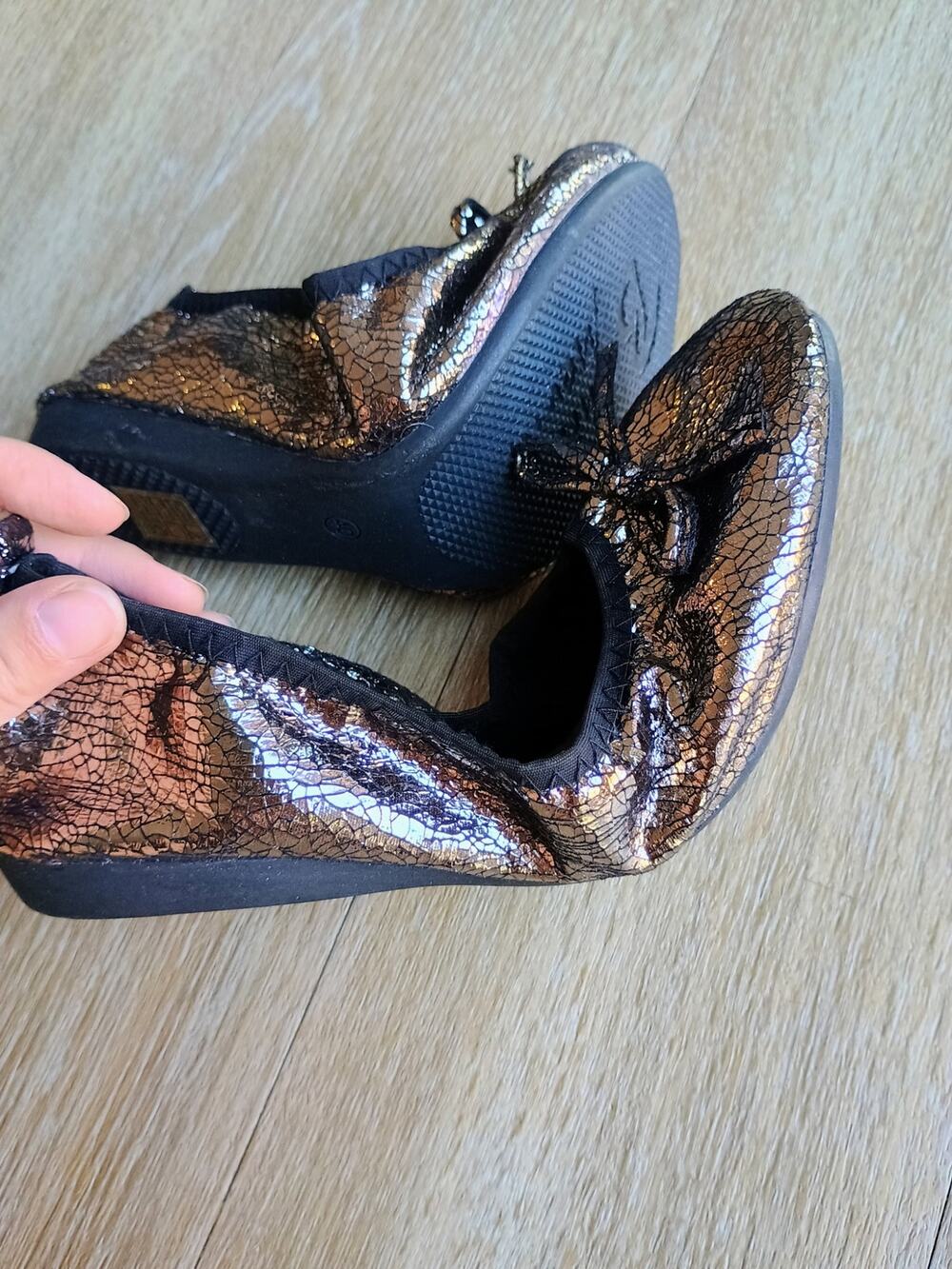 Bernie Mev Curlies Bow Flat Shoes MetallicGold Black Weave Comfort ballet luxury